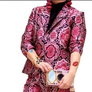 kate spade Red Runway Jacquard Medallion Blazer Good Condition 
Size 2